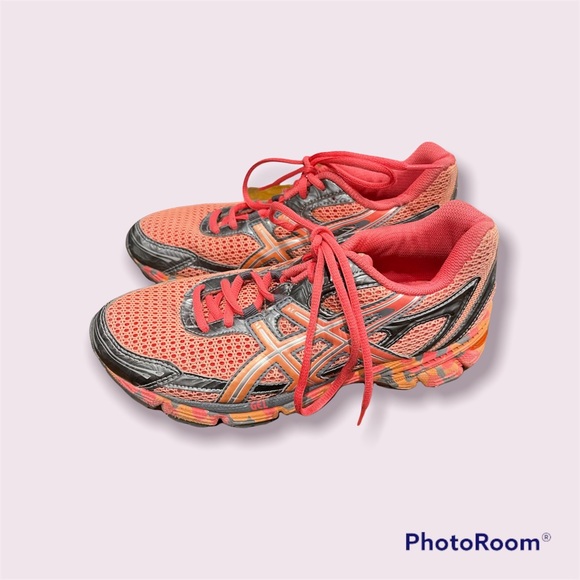 ASICS Gel Athletic Sneaker EUC - Picture 2 of 5